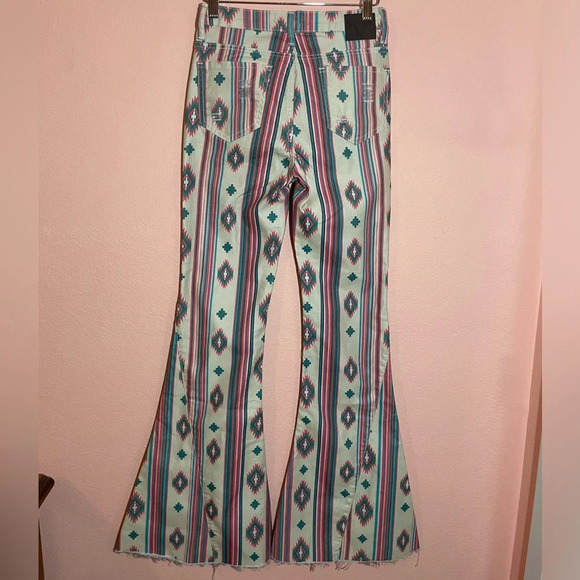 Lucky & Blessed Western Aztec Multicolor Print Mega-Flare Jeans size 2 - Picture 2 of 15